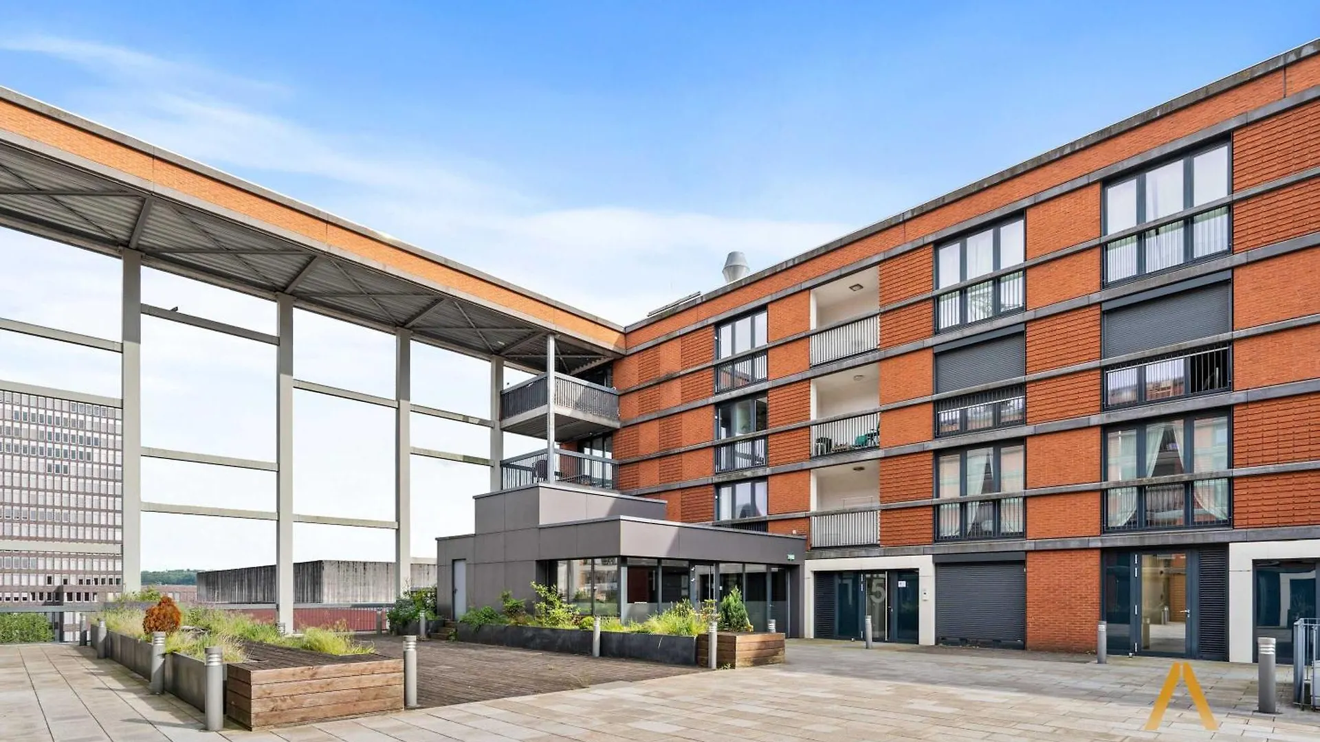 A Stylish Retreat In Esch Urban Landscapeアパートメント ルクセンブルク