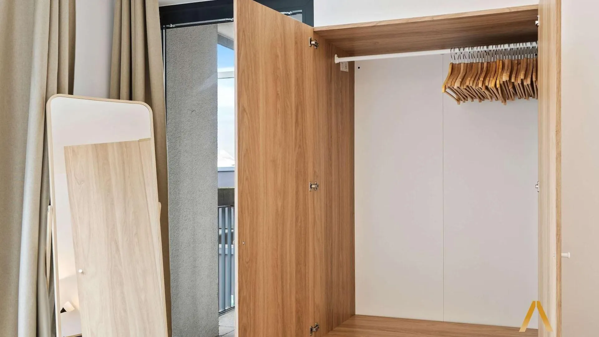 A Stylish Retreat In Esch Urban Landscapeアパートメント 0*, エシュ＝シュル＝アルゼット ルクセンブルク