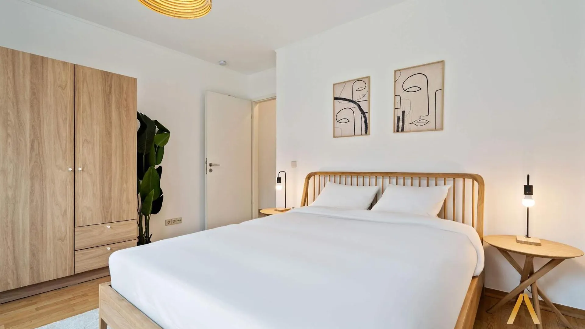 A Stylish Retreat In Esch Urban Landscapeアパートメント エシュ＝シュル＝アルゼット