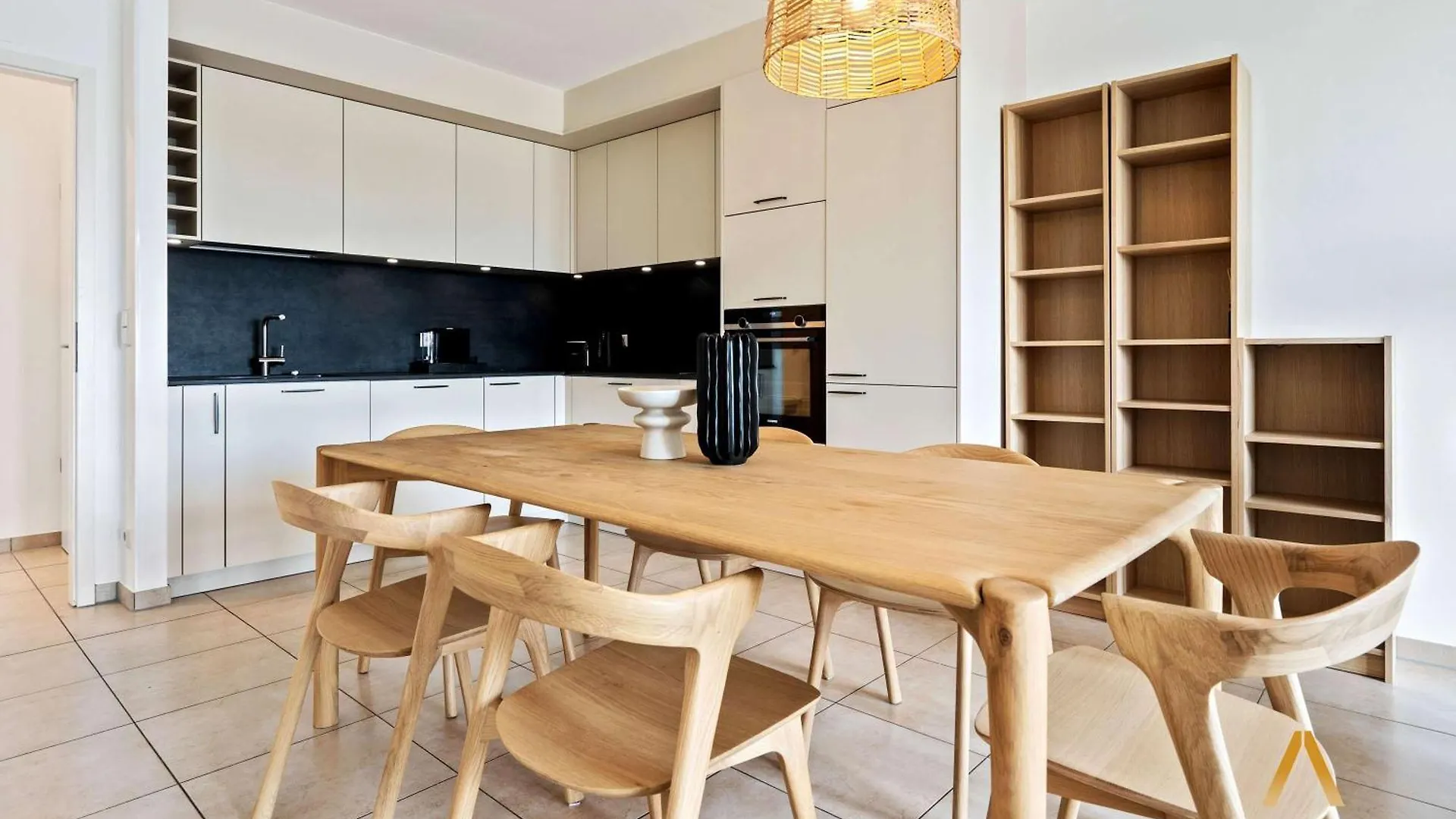 A Stylish Retreat In Esch Urban Landscapeアパートメント ルクセンブルク